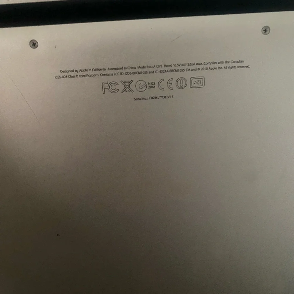 Apple Silver MacBook Pro Laptop Sleek Design